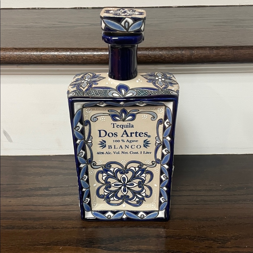 Blanco Tequila Ceramic Bottle – Blue and White
